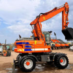 FH 130 excavator like new