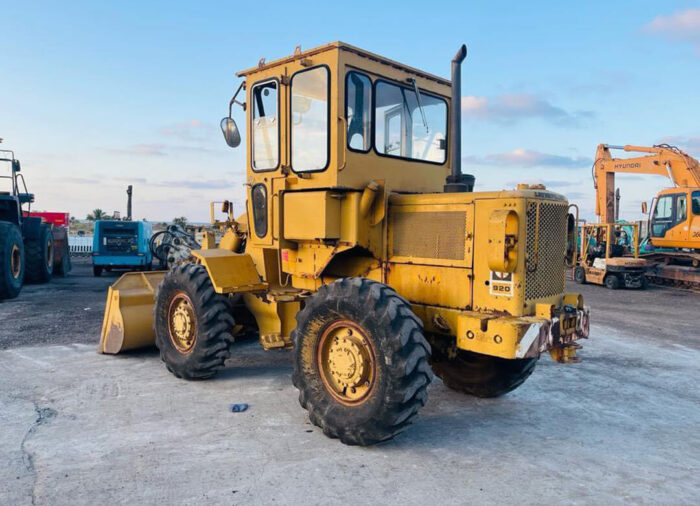 Loader Caterpillar 920 - Image 2