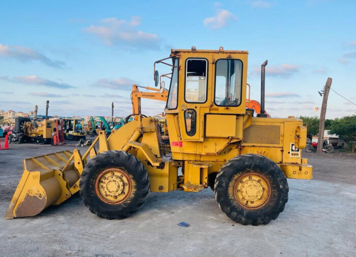 Loader Caterpillar 920 - Image 3