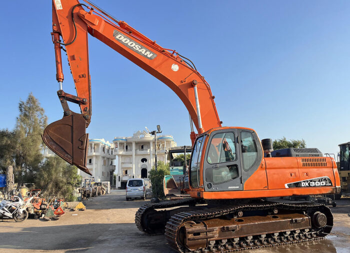 EXCAVATOR DOOSAN DX300LCA - Image 3