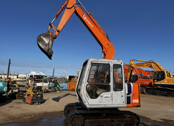 HITACHI EX60-2 - Image 7