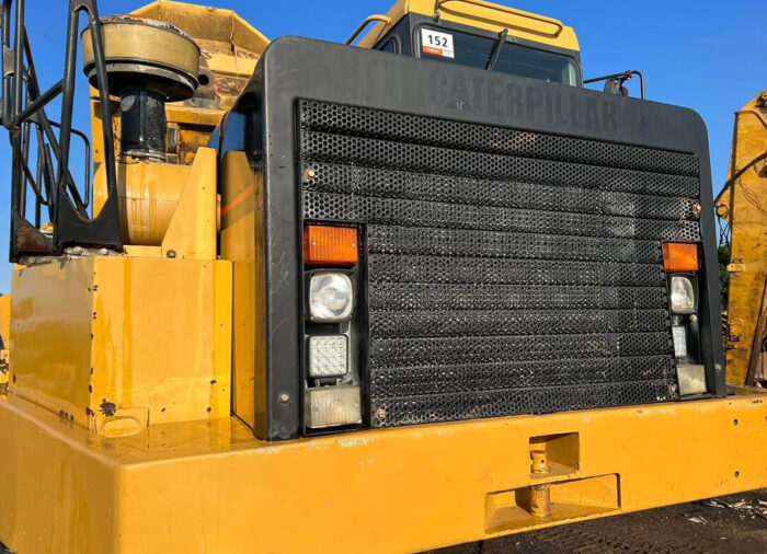 ⁦Dumper Caterpillar 350⁩ - الصورة ⁦3⁩