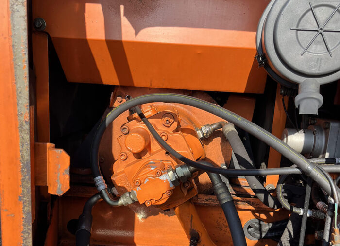 HITACHI EX60-2 - Image 4