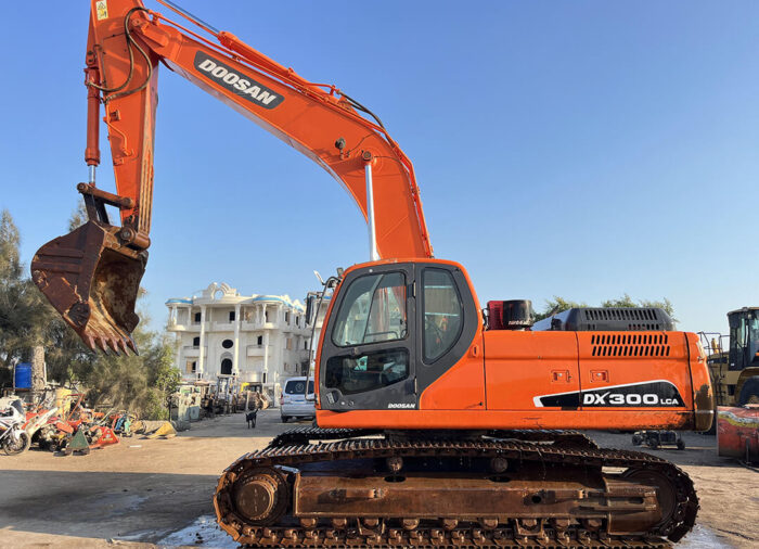 EXCAVATOR DOOSAN DX300LCA - Image 6