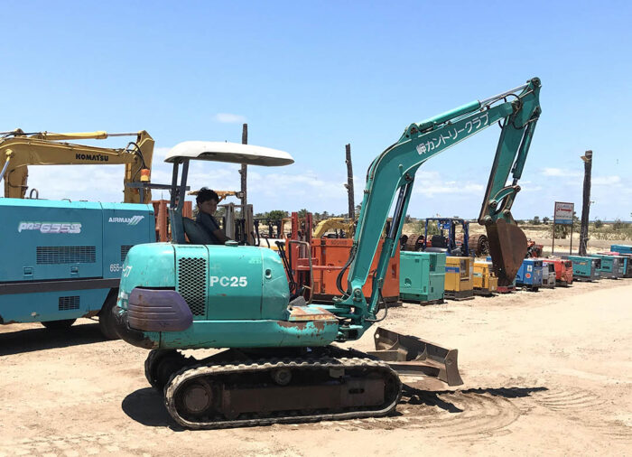 ⁦KOMATSU Pc25 -7⁩ - الصورة ⁦3⁩