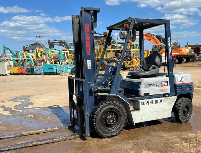 KOMATSU FG25 - Image 4