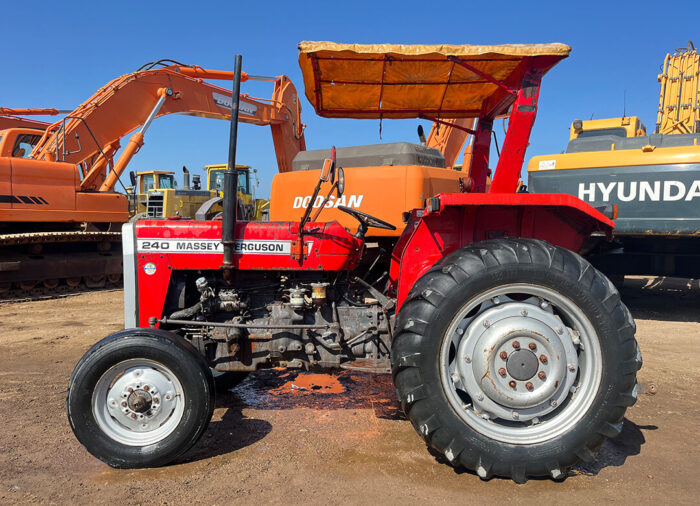 Tractor 240 - Image 2